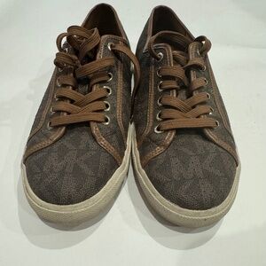 Michael Kors leather sneakers 7.5